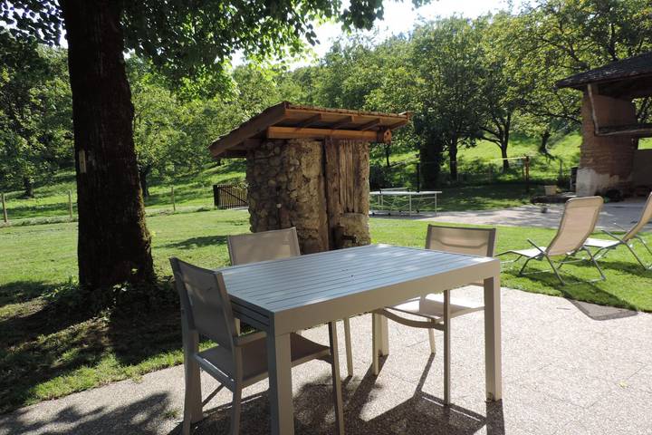 Gîte pour 6 personnes, avec terrasse et jardin à Saint-Hilaire-du-Rosier - 4