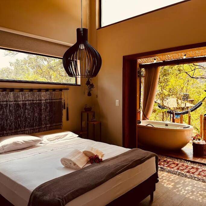 Chalet para 2 personas, con balcón además de jacuzzi y jardín en Brasil