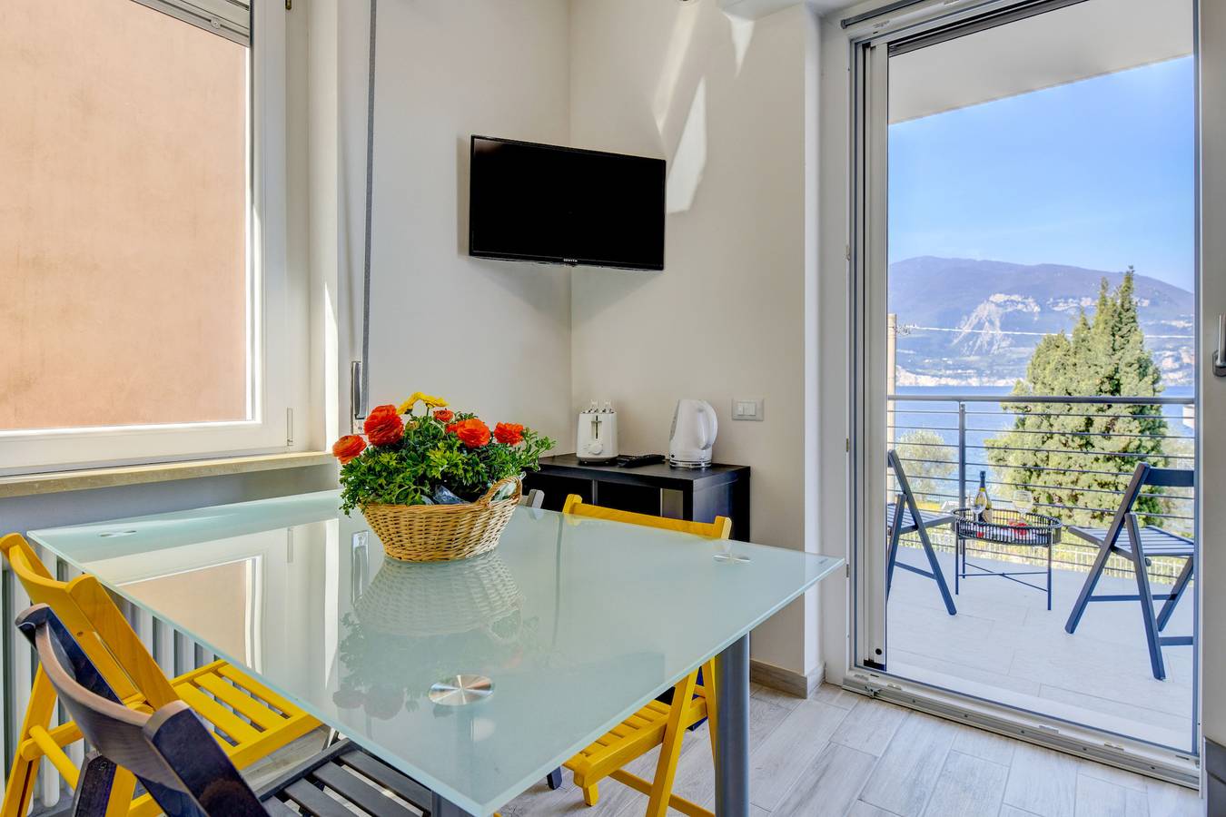 Appartement entier, Holiday Apartments Brenzone - Studio Lago in Brenzone, Montagnes autour du lac de Garde