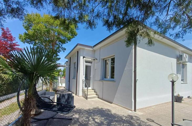 Appartamento per 4 persone, con Balcone e Terrazza nonché Giardino e Panorama a Ronchi dei Legionari