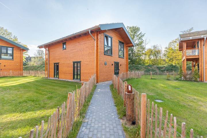 Ferienhaus für 6 Personen, mit Whirlpool und Terrasse sowie Garten und Sauna in Tönning