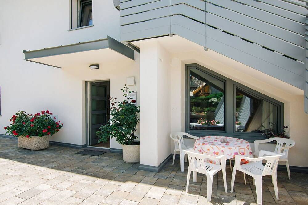 Appartamento intero, Incantevole appartamento per 4 ospiti con Wifi, Tv, patio, animali ammessi e parcheggio in Caldonazzo, Lago di Caldonazzo