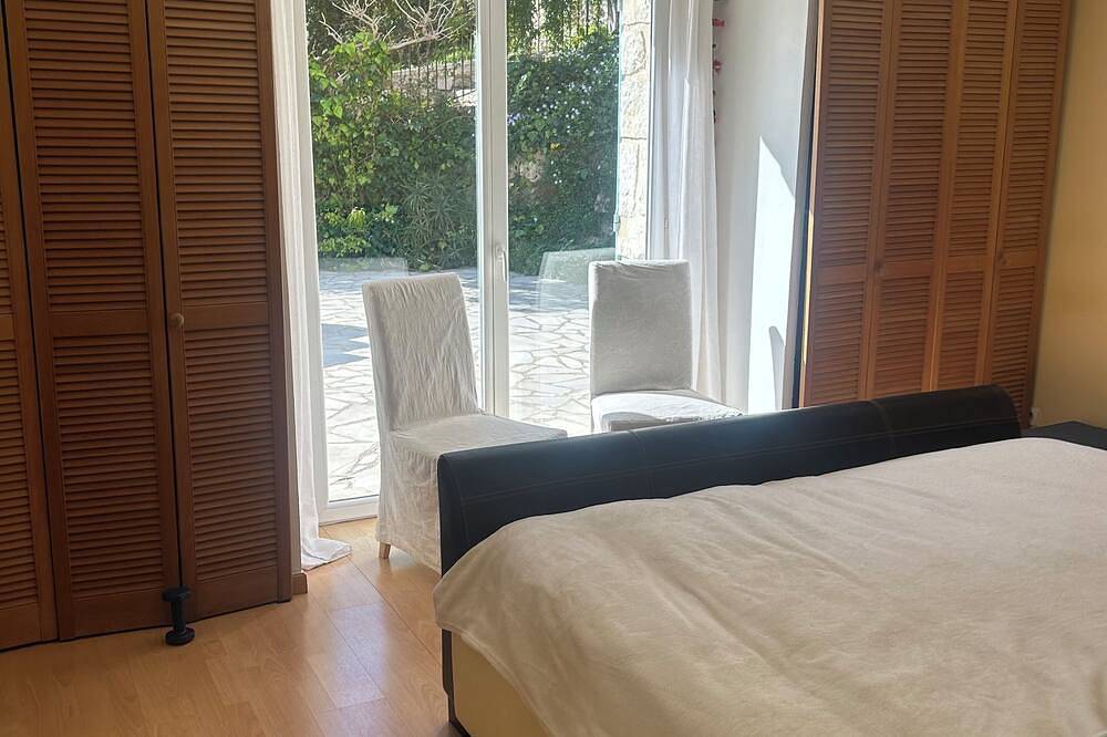 Appartement entier, Mas provencal - Location appartement plain pied - accès piscine partagée in Vence, Côte méditerranéenne (France)