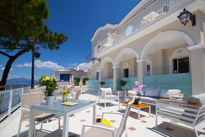 Chambre d’hôte pour 22 personnes, avec sauna et jacuzzi ainsi que piscine et jardin à Sorrento - 2