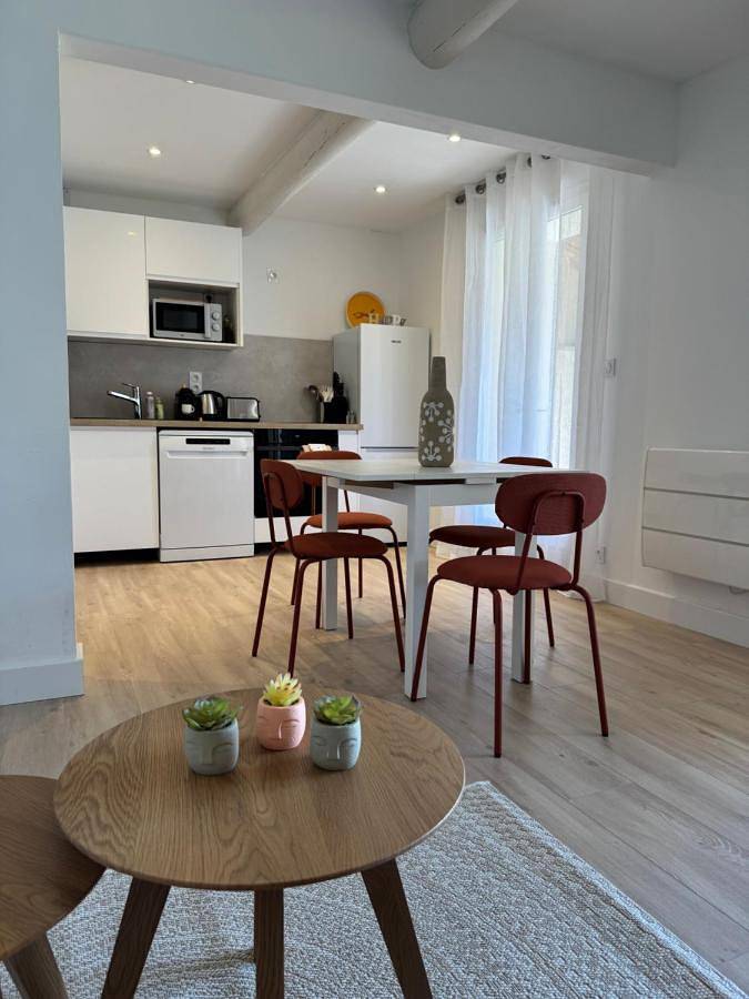 Villa pour 4 personnes, avec terrasse ainsi que piscine et vue à Vaison-la-Romaine