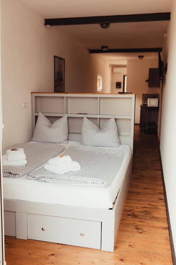 Ferienwohnung für 3 Personen, mit Balkon und Terrasse sowie Ausblick in Thurnau