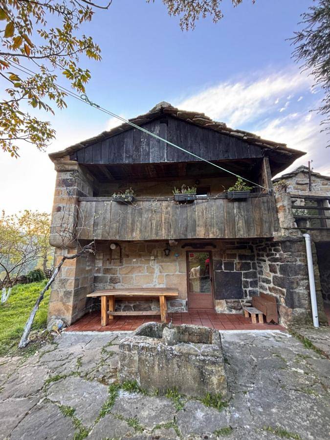 Casa rural para 5 personas, con balcón además de jardín y vistas en Valles Pasiegos