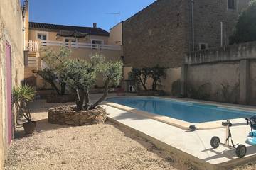 Location de vacances pour 6 personnes, avec terrasse, animaux acceptés à Olonzac