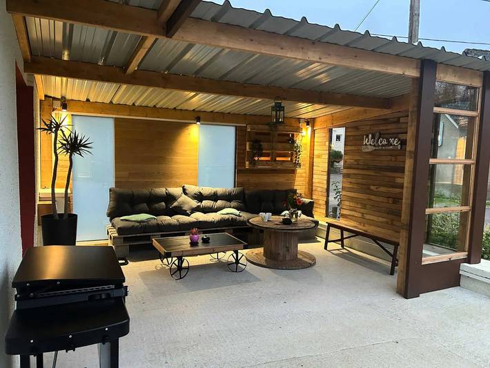 Gîte pour 12 personnes, avec jardin dans Lac de la Mouche