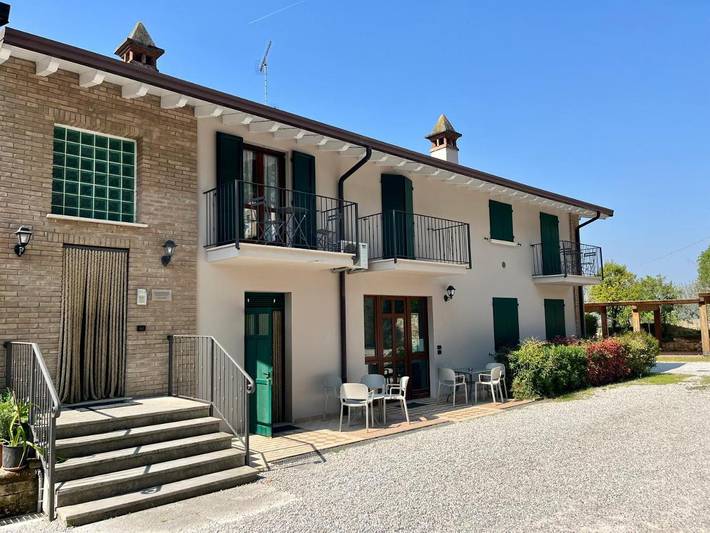 Location de vacances pour 7 personnes, avec Terrasse ainsi que Jardin et Vue à Lonato del Garda - 3