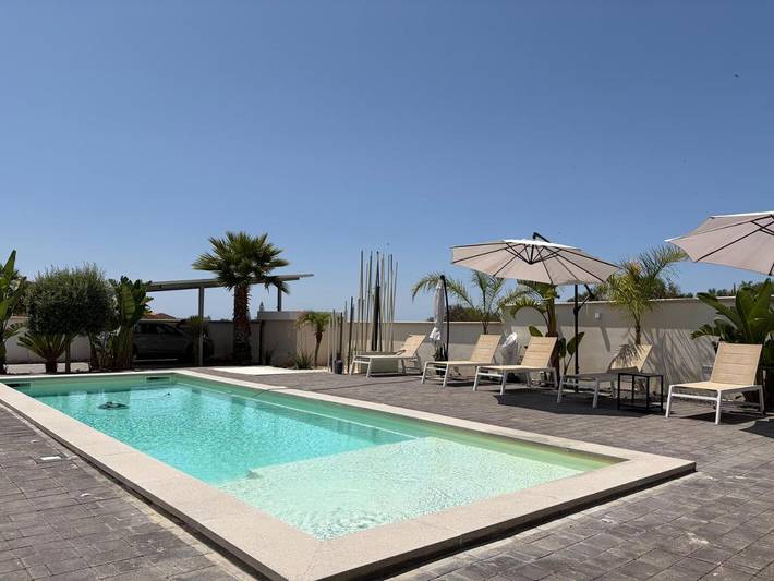 Gîte pour 10 personnes, avec Balcon et Jacuzzi ainsi que Terrasse et Jardin à San Leone - 4