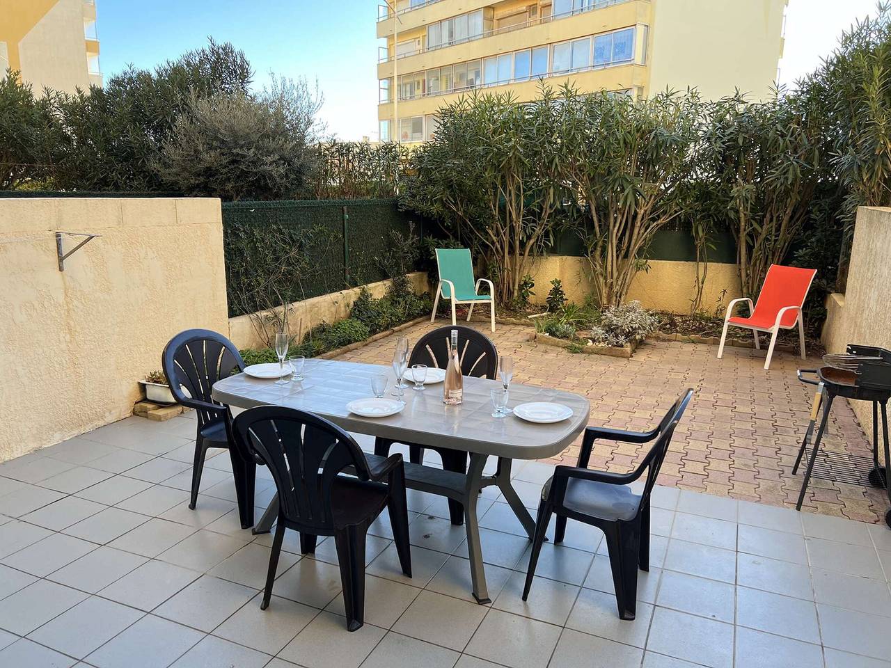 Entire apartment, Cozy T2 with Large Terrace, 50m from the Beach, Sleeps 4 in Valras-Plage, Mediterranean Coast (France)
