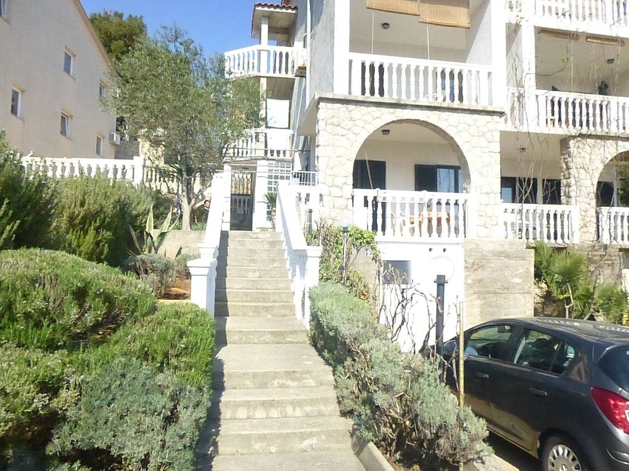 Ganze Wohnung, 1-Zimmer-Ferienwohnung mit Terrasse und Meerblick Omisalj, Krk A-22981-a in Omisalj, Krk