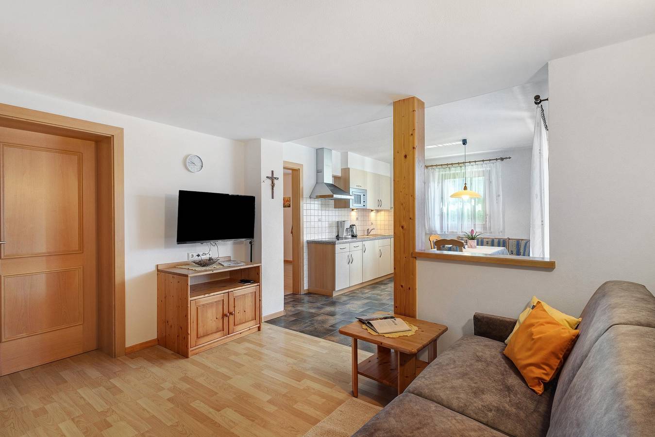 Ganze Wohnung, Ferienwohnung 'Buche' mit Bergblick, privatem Garten und Wi-Fi in Stubaier Alpen, Ratschings