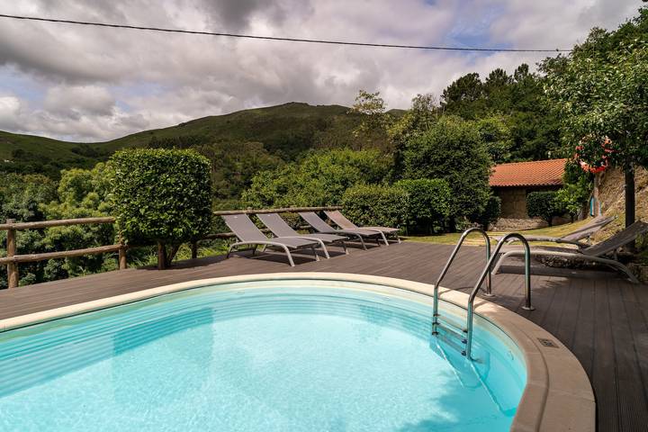 Villa 'Casa de Férias do Parque da Peneda' with Mountain View, Wi-Fi and Air Conditioning in Valdreu, Braga District