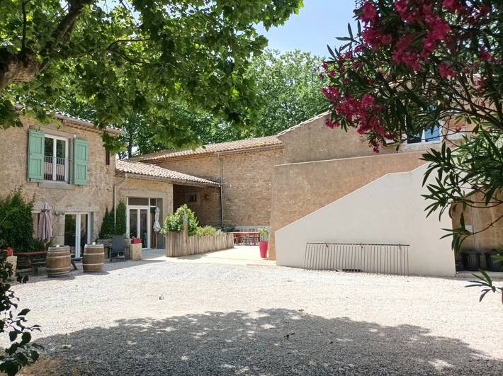 Gîte pour 10 personnes, avec piscine, adapté aux familles