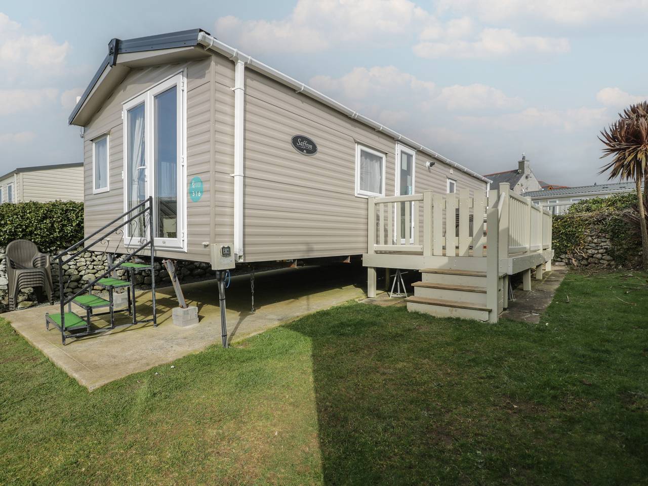 Gold Caravan (316) in Snowdonia