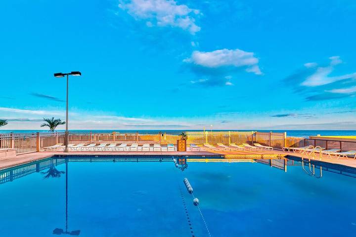 Vacation home for 6 people, with pool and sauna as well as balcony in Ocean City