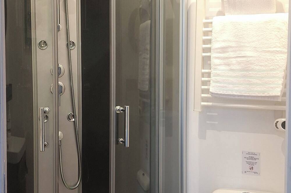 Le Black Dog Bedroom 4 in Saint-Aignan (Morbihan), Pontivy region