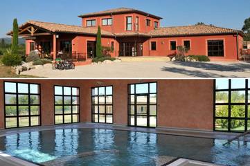 Station pour 6 personnes, avec sauna et piscine ainsi que jardin et vue, animaux acceptés à Châteauneuf-sur-Isère
