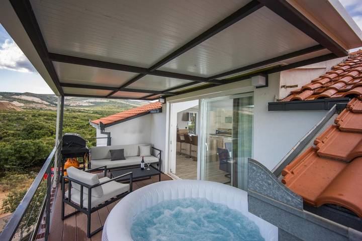 Ferienwohnung für 4 Personen, mit Balkon und Whirlpool