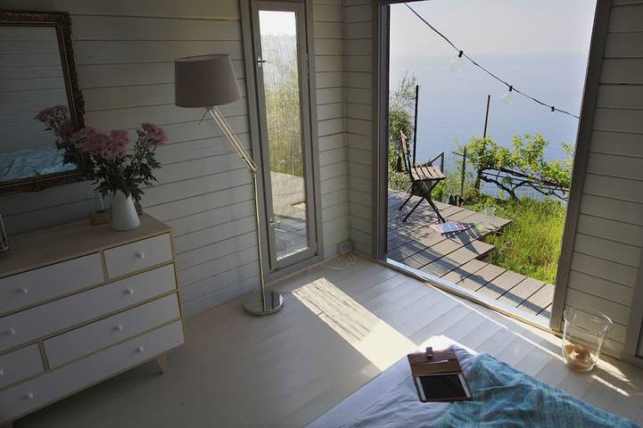 Modernes Traumhaus mit atemberaubendem 180 Grad Blick bis Antibes in Grimaldi (Ventimiglia), Ventimiglia