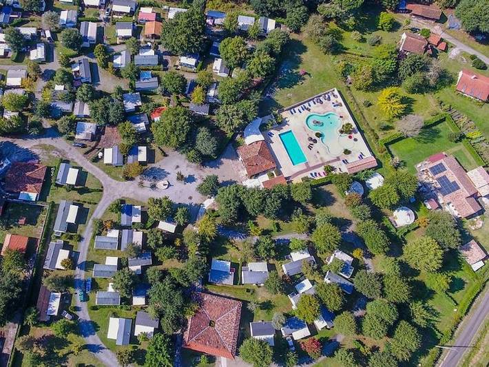 Camping les Bruyères - Mobilheim 2/6 personen - 3 Zimmer - TV in Sainte-Eulalie-en-Born, Côte d’Argent