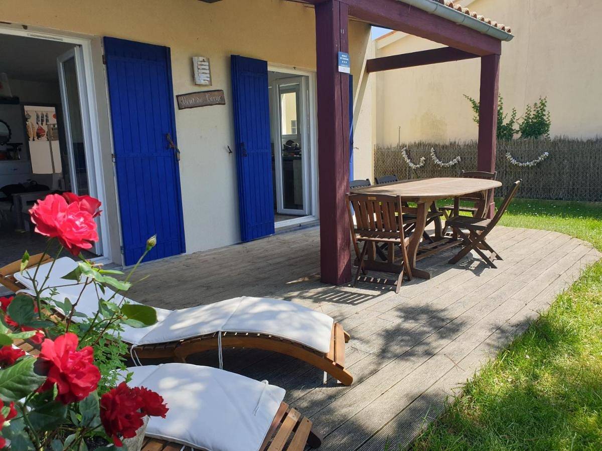 Two-Bedroom House in Marennes, Côte de Beauté