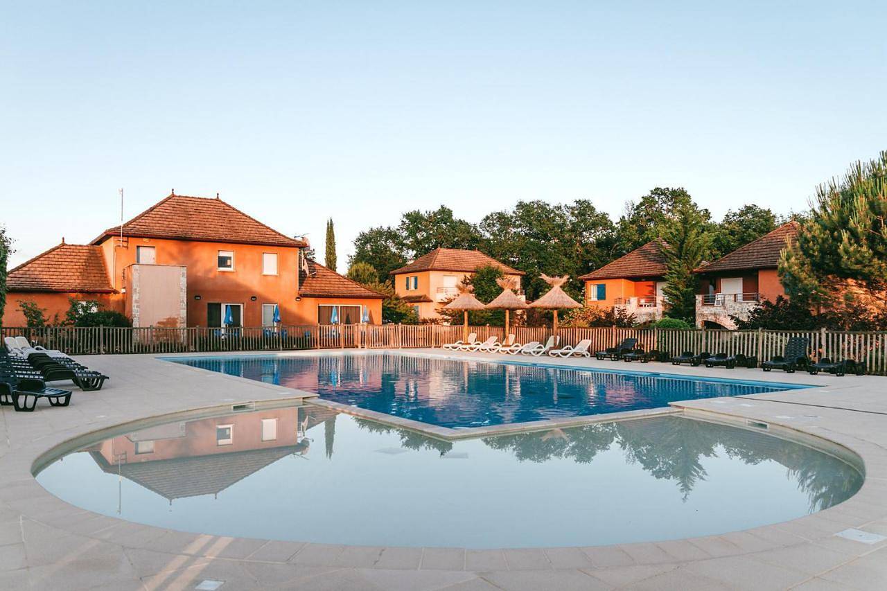 Appartement entier, Chez domi piscine résidence claire rive in Prayssac, Quercy