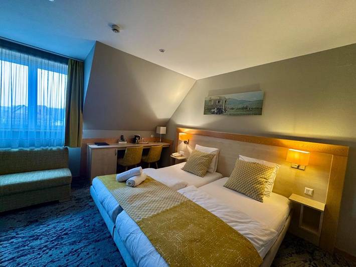 Hôtel pour 2 personnes, avec jacuzzi et piscine ainsi que sauna et jardin à Wettolsheim