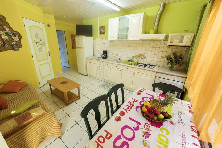 Gîte pour 20 personnes, avec jardin ainsi que piscine et terrasse, animaux acceptés