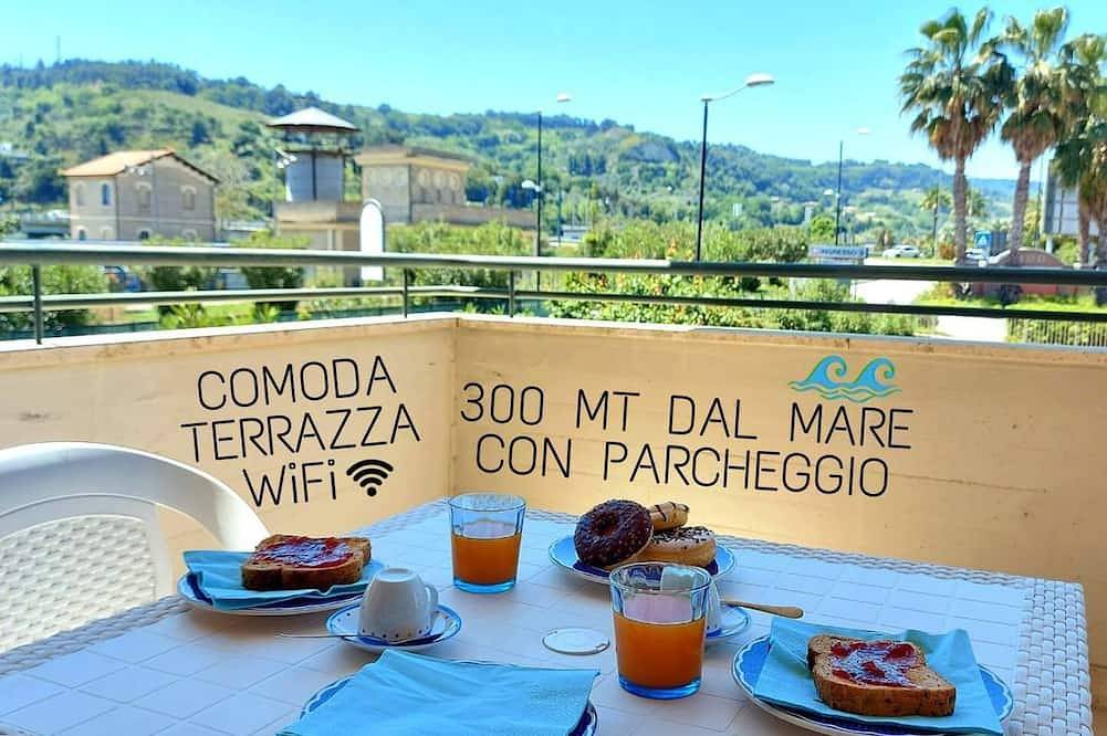 Apartamento entero, [★300 Mt From The Sea★] Terrace, Wifi and Parking. in Grottammare, Grottammare (Comune)