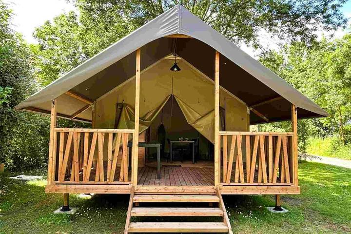 Location de vacances pour 4 personnes, avec piscine ainsi que jardin et vue, adapté aux familles à Concourson-sur-Layon