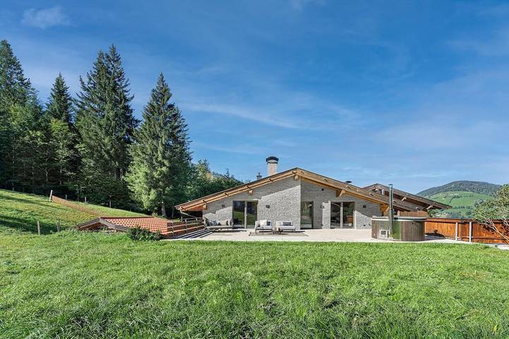 Chalet für 7 Personen, mit Sauna und Garten sowie Terrasse und Whirlpool
