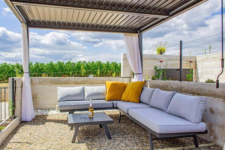Location de vacances pour 12 personnes, avec Terrasse ainsi que Jardin et Piscine à Thénac - 4