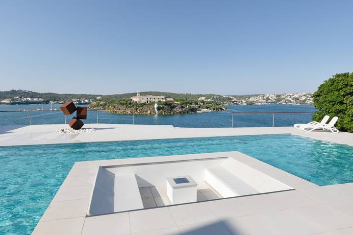 Finca für 10 Personen, mit Balkon und Whirlpool sowie Garten und Sauna in Es Castell