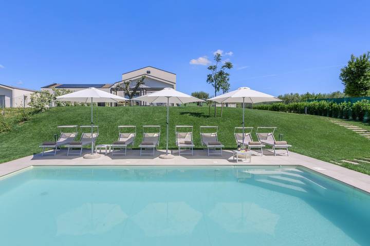 Chalet para 9 personas, con jardín y piscina - 1