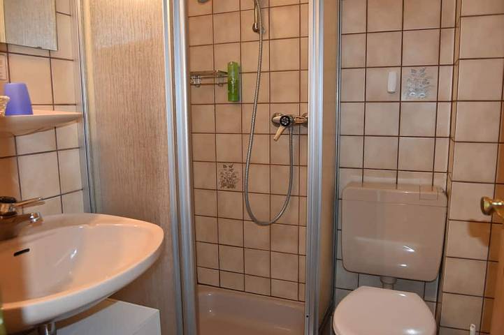 Ferienwohnung für 2 Personen, mit Garten und Balkon in Güby - 3