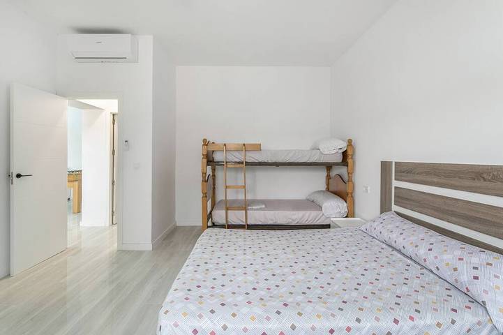 Villa für 16 Personen, mit Whirlpool und Terrasse in Alicante - 4