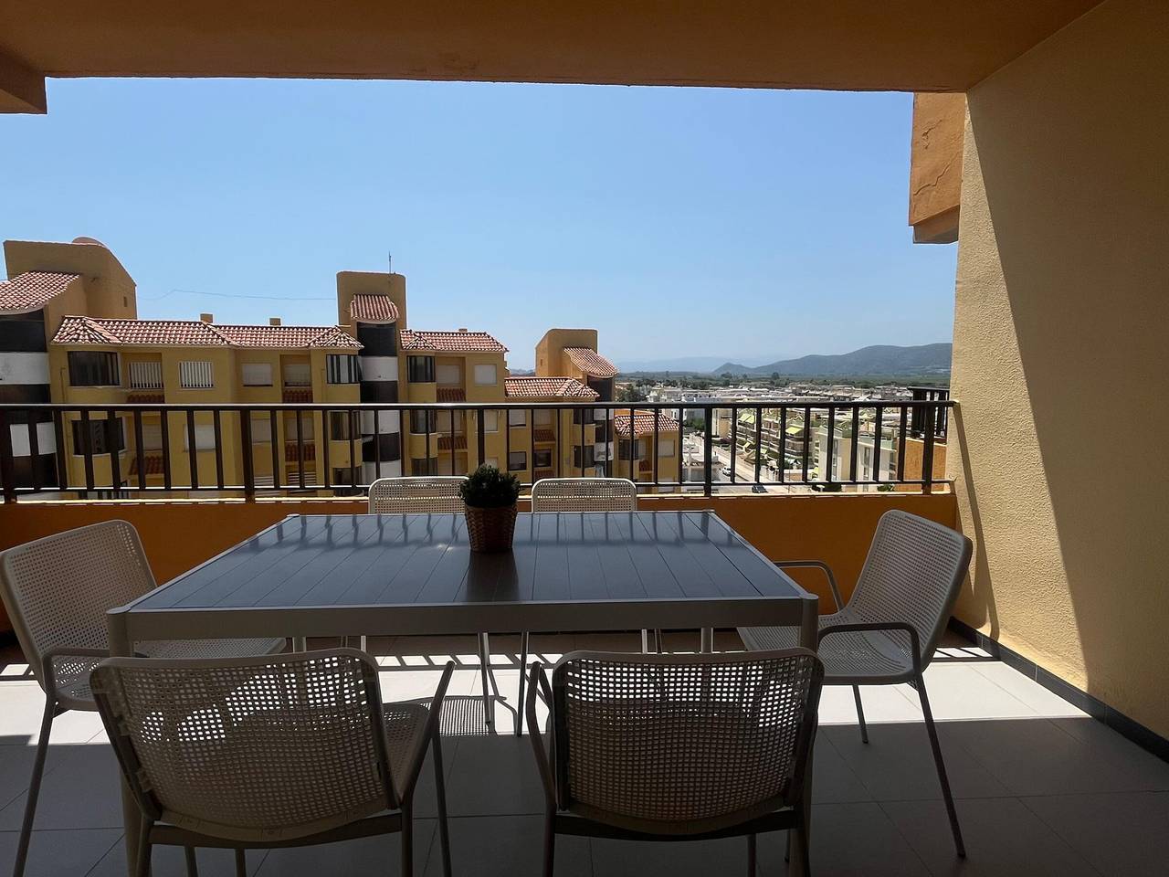 Apartamento entero, Apartamento en 7ª planta con amplia terraza y cercanía a la playa en Playa de Xeraco in Playa Xeraco, Jaraco