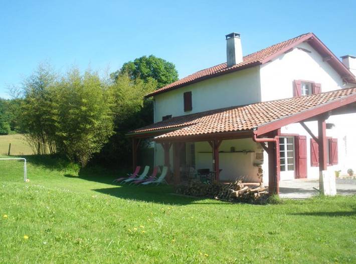 Gîte pour 7 personnes, avec terrasse et jardin
