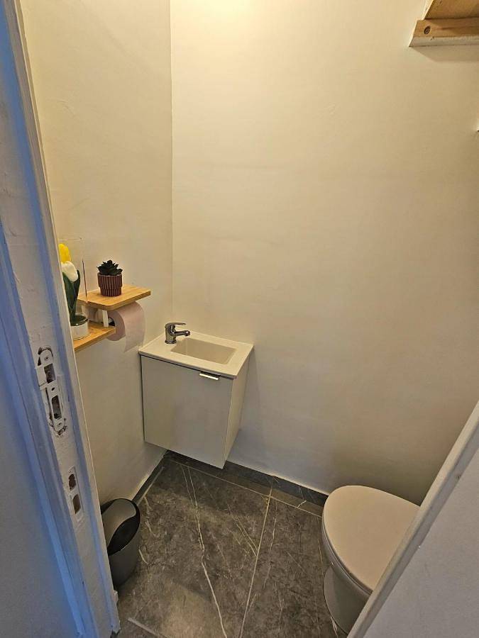 Gîte pour 4 personnes, avec vue sur le lac ainsi que terrasse et vue à Creil - 2