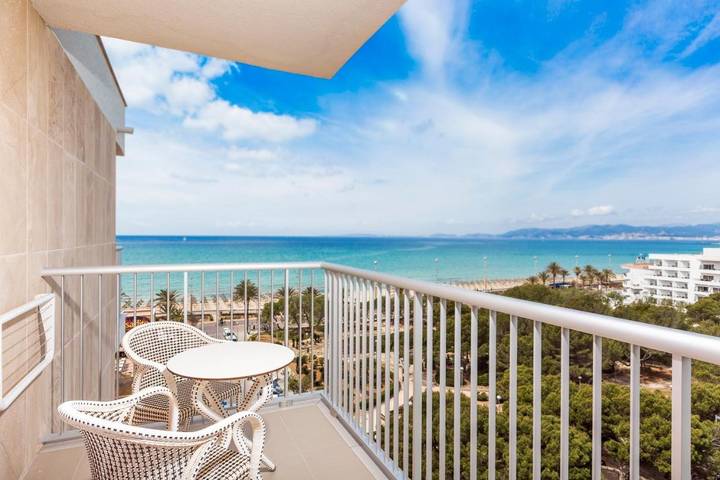 Appartement voor 3 personen, with Balkon and Whirlpool as well as Terras and Tuin in El Arenal