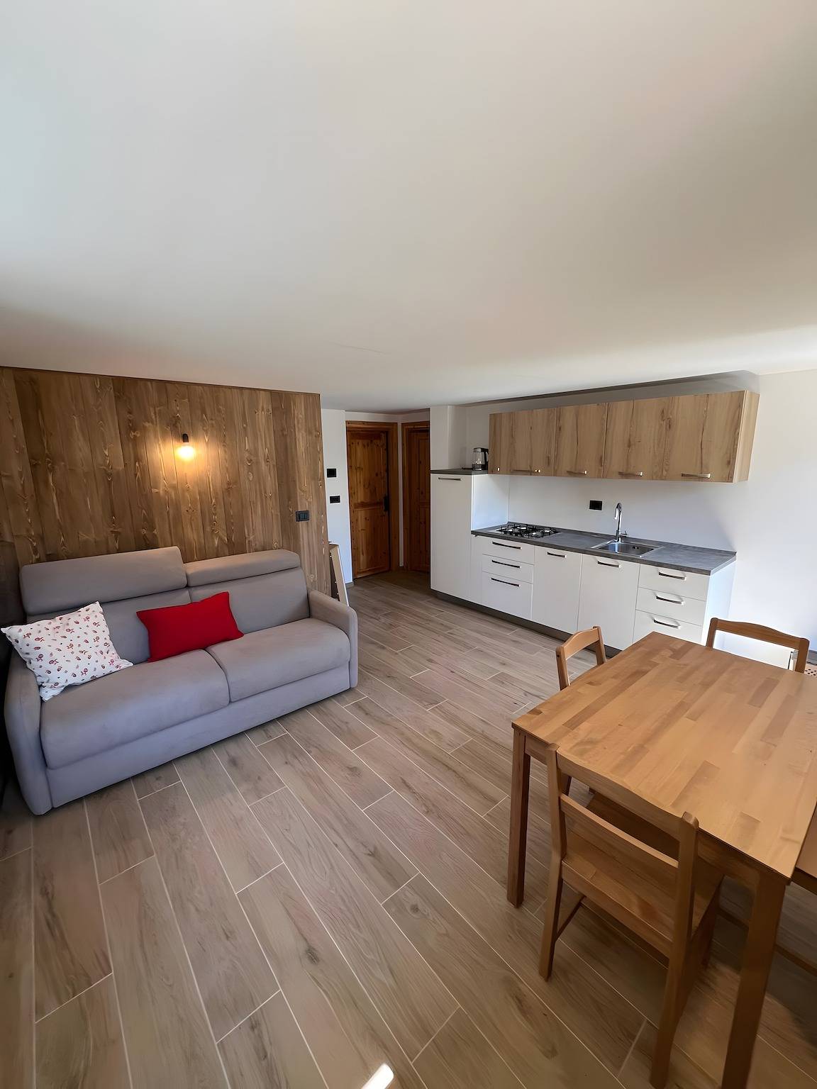 Entire apartment, Apartment 'L’angolo del paradiso Gimillan' with Mountain View and Private Garden in Gimillan, Cogne