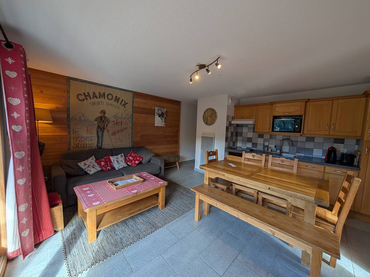 Appartement entier, Grand Apt 8 pers, accès pistes, terrasse garage, confort montagne in Montgenèvre, Région de Briançon
