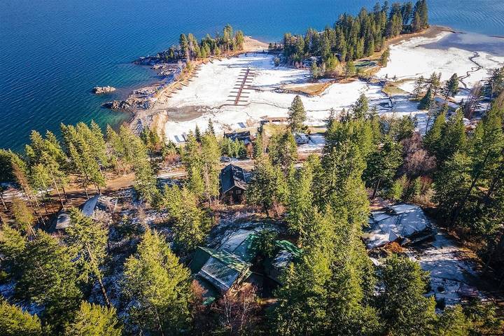 Vacation rental for 8 people, with terrace and hot tub in Lake Pend Oreille