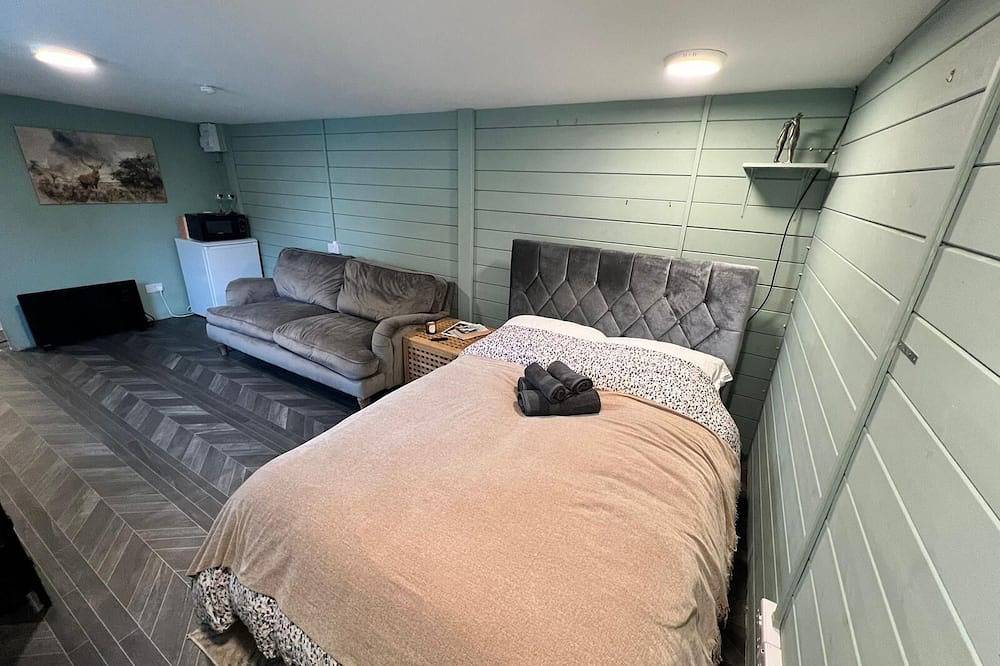 Luxury & cozy cabin retreat in Guilford  in Guildford, Surrey