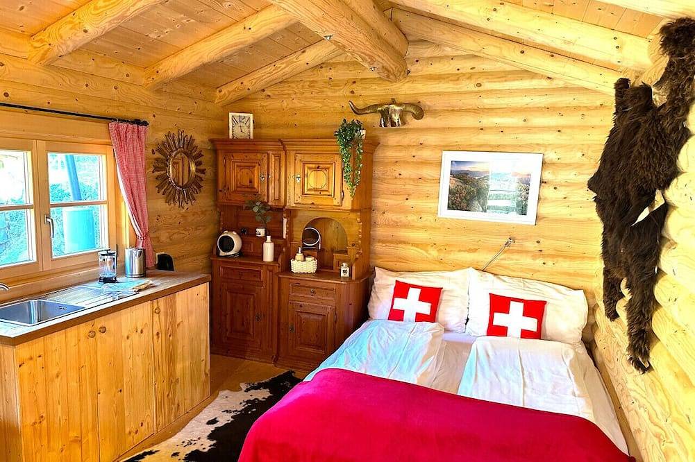Swisshut Idyllic Farm Cabin - Chalet Grabenmühle 1 in Sigriswil, Meer van Thun