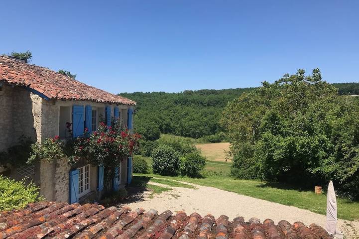 Location de vacances pour 10 personnes, avec jardin et terrasse à Sainte-Colombe-en-Bruilhois