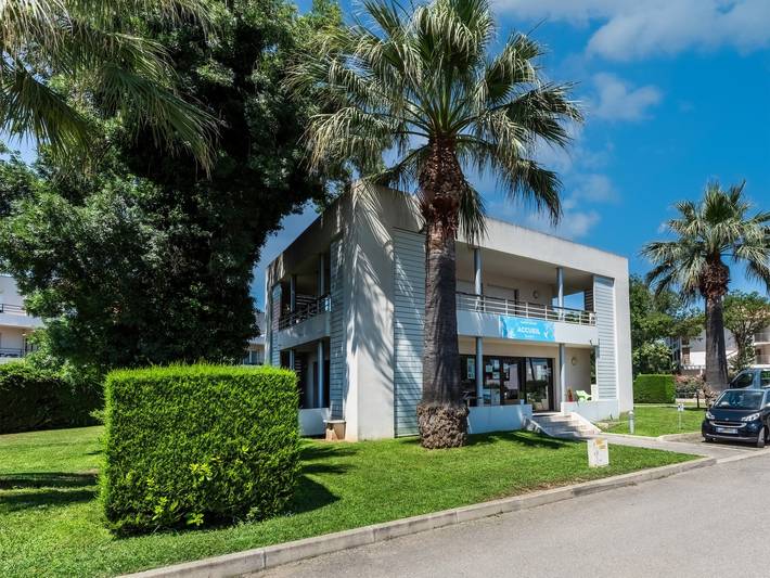 Gîte pour 6 personnes, avec balcon et piscine, adapté aux familles dans Port de Cannes Marina